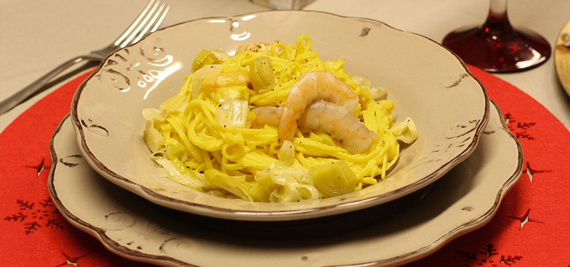 tagliolini gamberoni, porri e zafferano