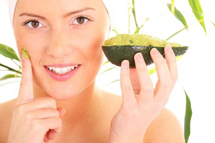 Maschera per il viso con avocado e miele