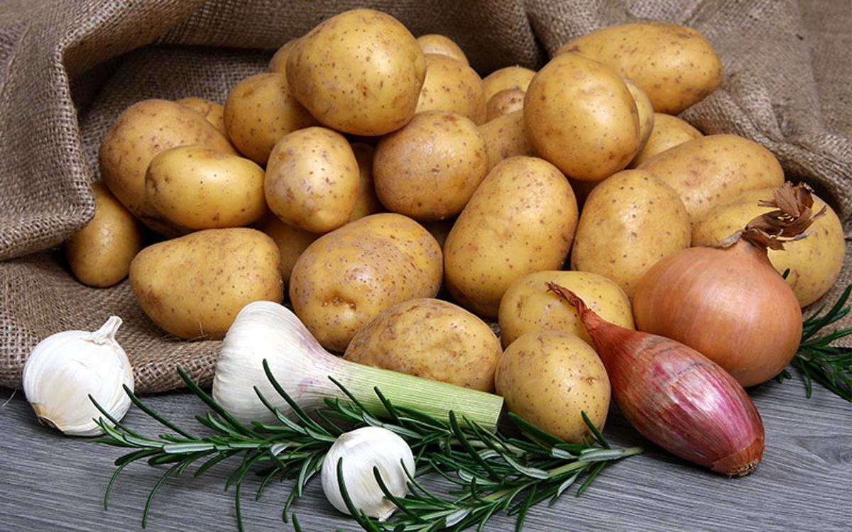 Come conservare patate, aglio e cipolle